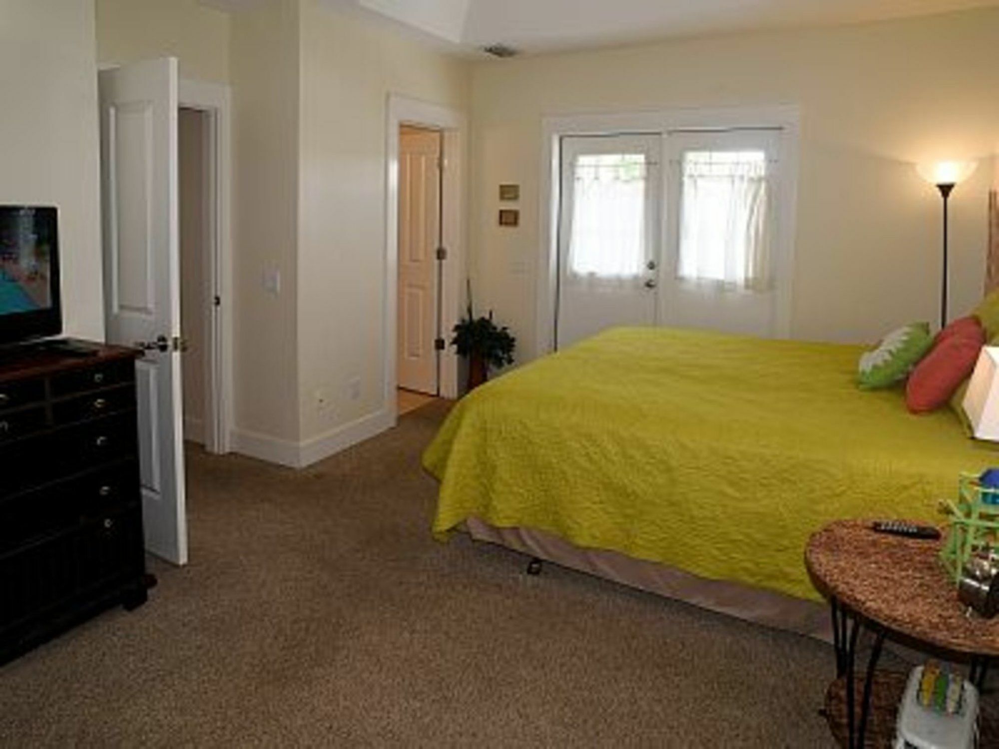 Seaview 6 Great Value Family Vacation And 2 Minute Walk Apartment *